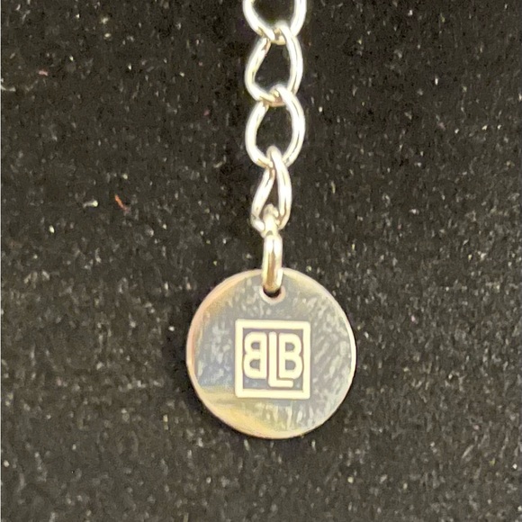 NWOT B.B. Lila Paperclip Boxchain Necklace With Medallions - Picture 3 of 3